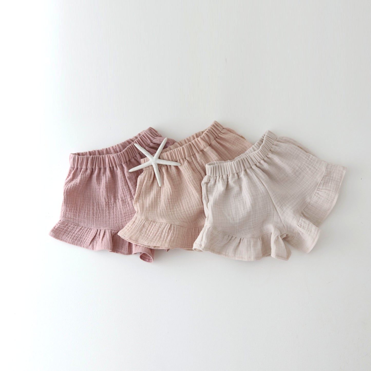 Muslin shorts with a ruffle - NUDE - LAST PAIR